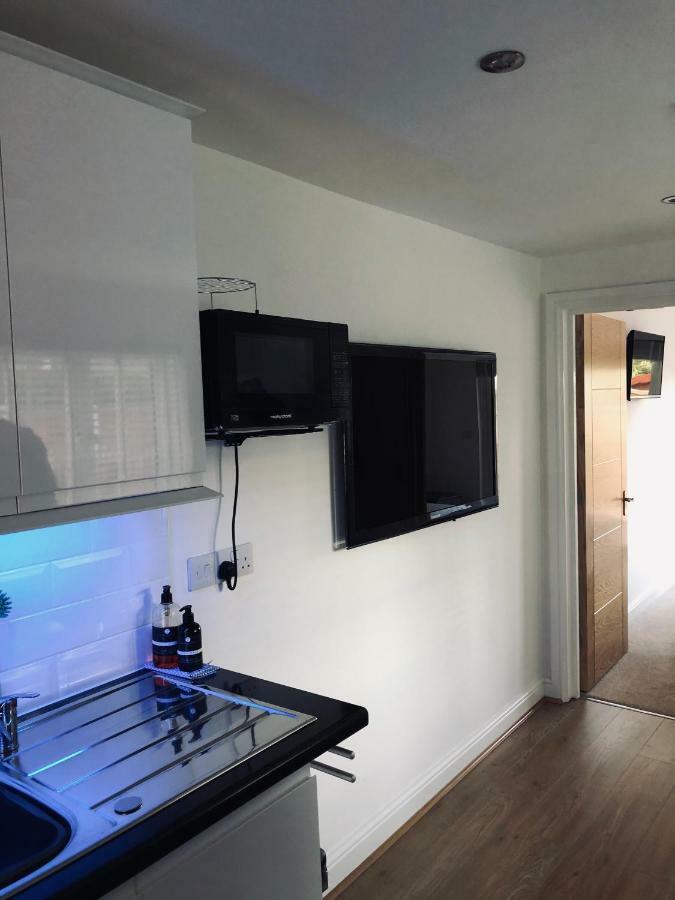 Sea Breeze Apartment Пул Екстериор снимка